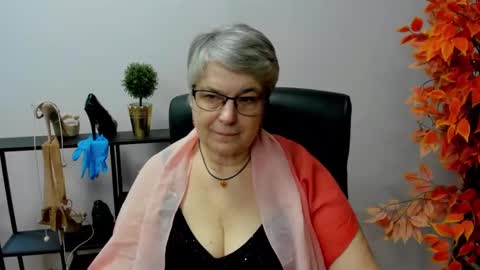 Snapshot of iris_xdesire chatting on January 31, 2025, 10:31 am I R I S online show from January 31, 2025, 10:31 am