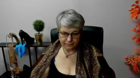 Snapshot of iris_xdesire chatting on February 26, 2025, 12:03 pm I R I S online show from February 26, 2025, 12:03 pm