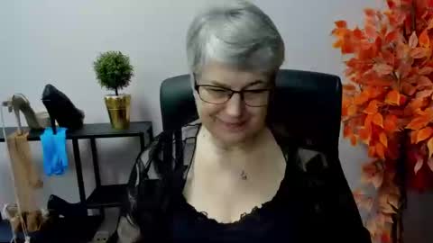Snapshot of iris_xdesire chatting on March 3, 2025, 10:49 am I R I S online show from March 3, 2025, 10:49 am