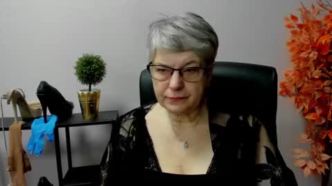 Snapshot of iris_xdesire chatting on March 4, 2025, 7:30 am I R I S online show from March 4, 2025, 7:30 am
