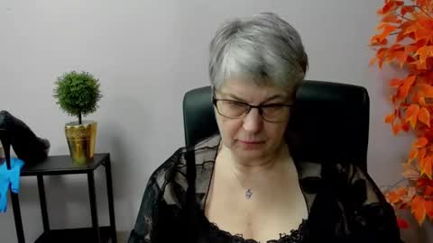 Snapshot of iris_xdesire chatting on March 10, 2025, 10:48 am I R I S online show from March 10, 2025, 10:48 am