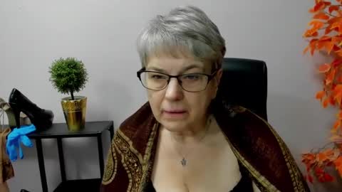 Snapshot of iris_xdesire chatting on March 11, 2025, 11:12 am I R I S online show from March 11, 2025, 11:12 am