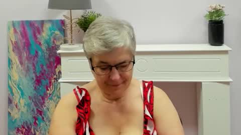 Snapshot of iris_xdesire chatting on September 9, 2025, 6:24 am I R I S online show from September 9, 2025, 6:24 am