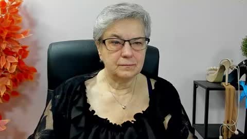 Snapshot of iris_xdesire chatting on November 27, 2025, 7:43 am I R I S online show from November 27, 2025, 7:43 am