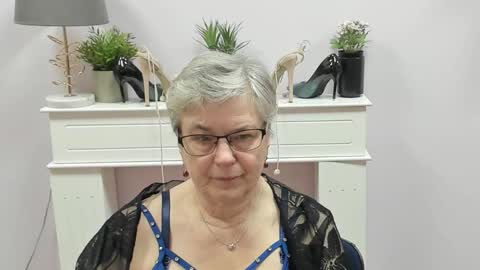 Snapshot of iris_xdesire chatting on January 8, 2026, 7:10 am I R I S online show from January 8, 2026, 7:10 am