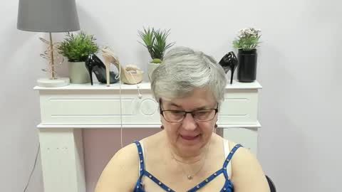 Snapshot of iris_xdesire chatting on January 16, 2026, 7:01 am I R I S online show from January 16, 2026, 7:01 am
