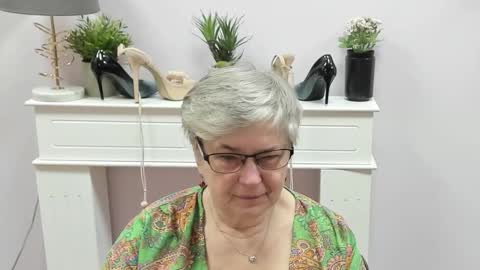 Snapshot of iris_xdesire chatting on February 3, 2026, 7:02 am I R I S online show from February 3, 2026, 7:02 am