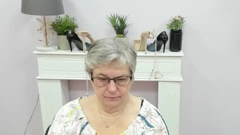 Snapshot of iris_xdesire chatting on February 9, 2026, 7:12 am I R I S online show from February 9, 2026, 7:12 am