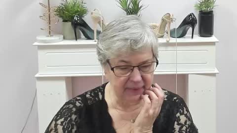 Snapshot of iris_xdesire chatting on February 19, 2026, 7:26 am I R I S online show from February 19, 2026, 7:26 am