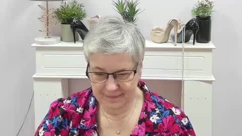 Snapshot of iris_xdesire chatting on February 24, 2026, 7:06 am I R I S online show from February 24, 2026, 7:06 am