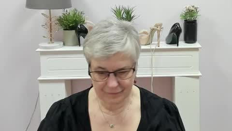 Snapshot of iris_xdesire chatting on March 2, 2026, 6:58 am I R I S online show from March 2, 2026, 6:58 am