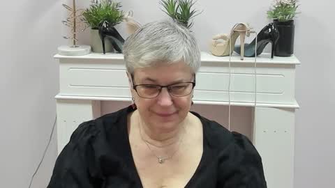 Snapshot of iris_xdesire chatting on March 3, 2026, 7:03 am I R I S online show from March 3, 2026, 7:03 am