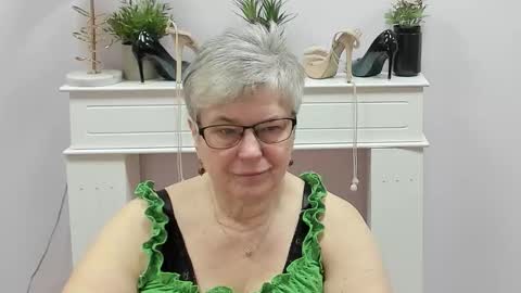Snapshot of iris_xdesire chatting on March 5, 2026, 7:37 am I R I S online show from March 5, 2026, 7:37 am