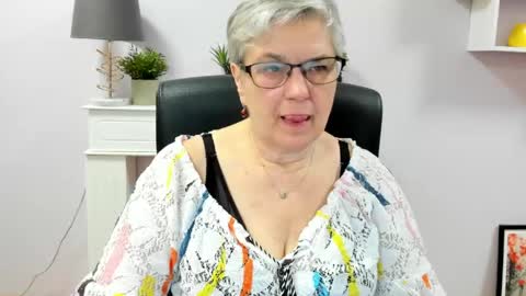 I R I S online show from May 21, 2026, 6:42 am
