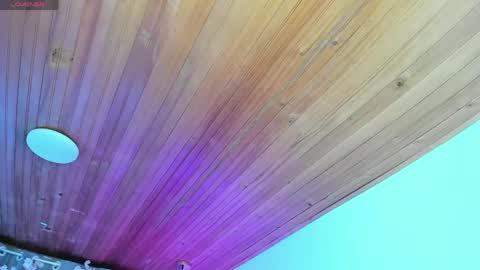 irisbeel online show from April 21, 2026, 3:35 am