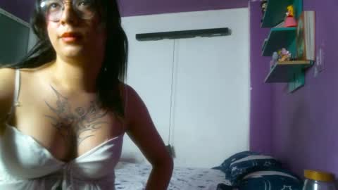 Snapshot of irisbell_ chatting on December 27, 2024, 2:25 am Camilla online show from December 27, 2024, 2:25 am