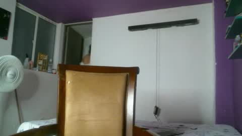 Snapshot of irisbell_ chatting on December 28, 2024, 1:08 am Camilla online show from December 28, 2024, 1:08 am