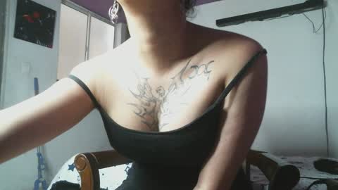 Snapshot of irisbell_ chatting on January 14, 2025, 2:22 pm Camilla online show from January 14, 2025, 2:22 pm