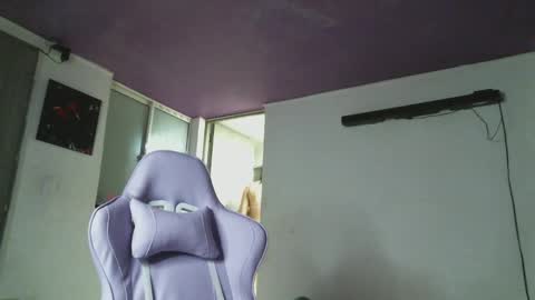 Snapshot of irisbell_ chatting on February 6, 2025, 11:43 am Camilla online show from February 6, 2025, 11:43 am