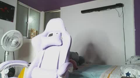 Snapshot of irisbell_ chatting on February 8, 2025, 12:17 pm Camilla online show from February 8, 2025, 12:17 pm