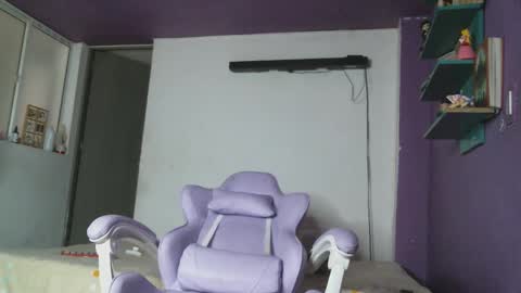 Snapshot of irisbell_ chatting on February 27, 2025, 1:17 pm Camilla online show from February 27, 2025, 1:17 pm