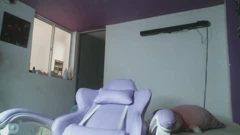 Snapshot of irisbell_ chatting on March 4, 2025, 4:30 pm Camilla online show from March 4, 2025, 4:30 pm