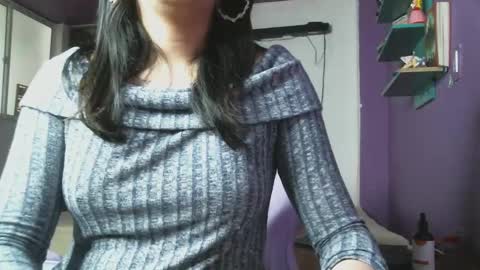 Snapshot of irisbell_ chatting on March 10, 2025, 1:21 pm Camilla online show from March 10, 2025, 1:21 pm