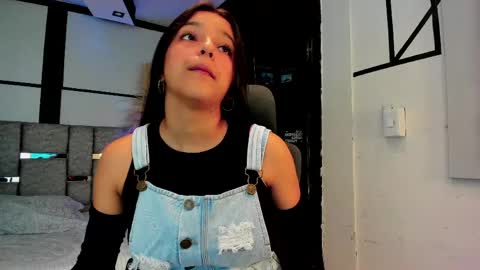 Iris Fyre  online show from May 22, 2026, 12:44 pm