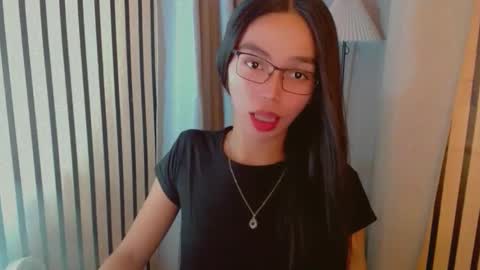 IRISH AND TRIXIE online show from March 28, 2026, 2:33 am