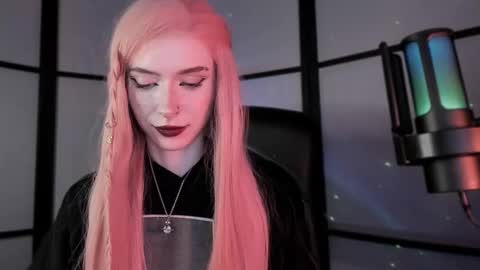 Miss Iris Fansly Miss Iris new inst.  online show from February 16, 2025, 12:52 am