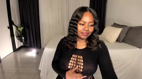 Snapshot of irismoon777 chatting on October 18, 2025, 10:05 am Rose online show from October 18, 2025, 10:05 am