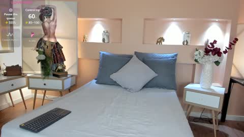 Iriss  online show from January 26, 2025, 4:30 pm