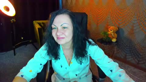 Snapshot of irissmoon1 chatting on May 13, 2026, 5:27 am Iris online show from May 13, 2026, 5:27 am