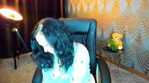 Snapshot of irissmoon1 chatting on May 20, 2026, 6:03 pm Iris online show from May 20, 2026, 6:03 pm