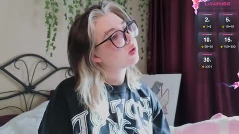 I am Cutie Iris3 online show from September 10, 2025, 4:34 am