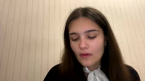 irisss31 online show from December 7, 2024, 8:05 pm