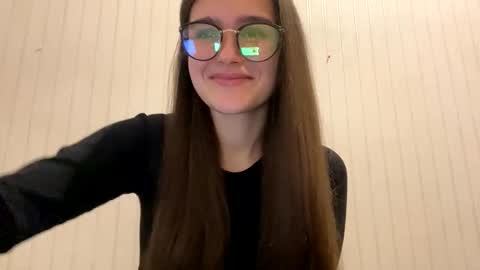 irisss31 online show from January 3, 2025, 5:20 pm