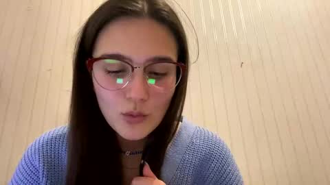 irisss31 online show from January 4, 2025, 7:44 pm