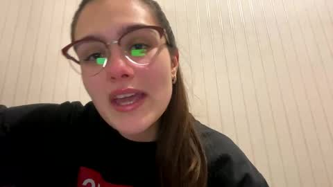 irisss31 online show from February 6, 2025, 7:07 pm