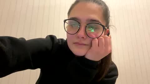 irisss31 online show from February 7, 2025, 7:38 pm