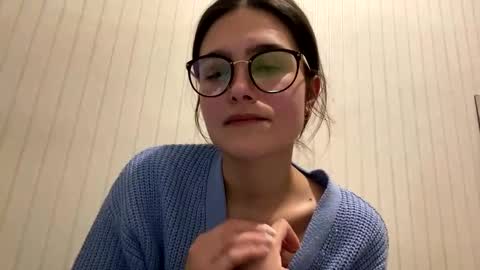 irisss31 online show from March 10, 2025, 7:29 pm