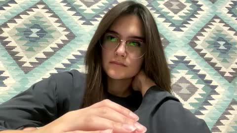 irisss31 online show from November 3, 2025, 8:43 pm