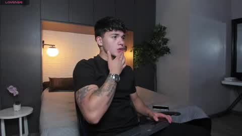 Iron Tous online show from April 26, 2026, 11:02 pm