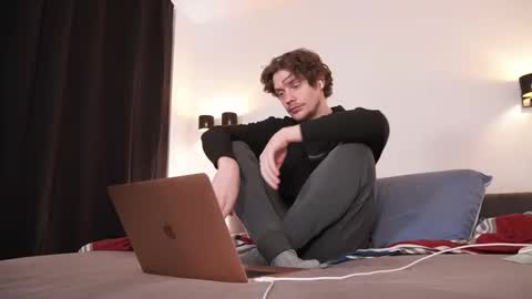 Sam online show from January 17, 2026, 4:43 pm