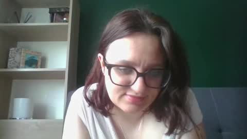 Paris online show from May 14, 2026, 5:47 am