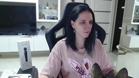 Irwi Tomboy online show from December 2, 2024, 11:07 pm