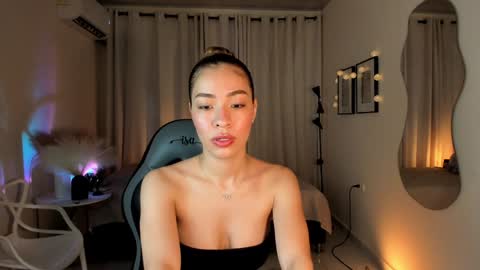 isa_____ online show from January 29, 2025, 11:04 pm