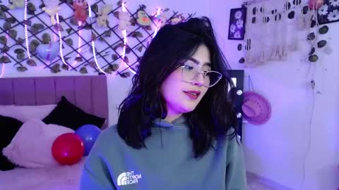 isabela online show from October 3, 2025, 3:47 am