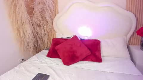 isa_croft online show from June 16, 2026, 1:03 pm