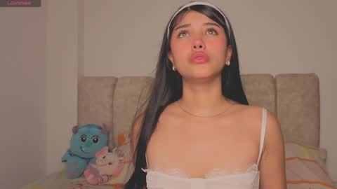 Snapshot of isa_dolly chatting on May 6, 2026, 9:42 pm Isa Dolly online show from May 6, 2026, 9:42 pm